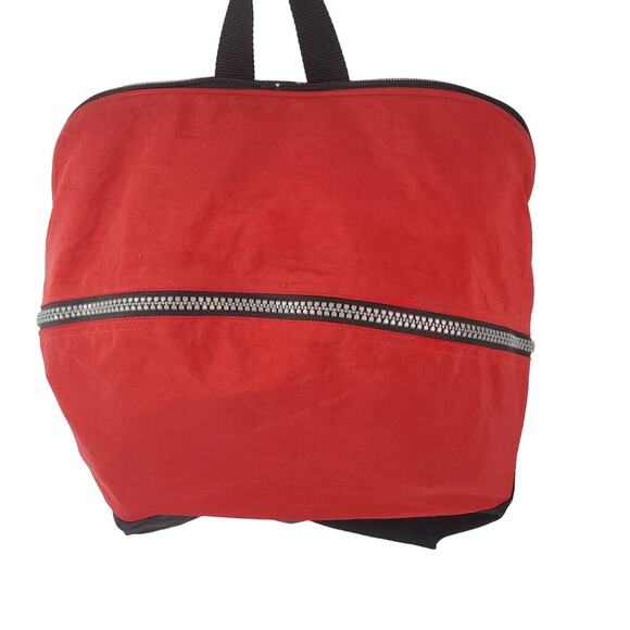 Vintage 90s Marlboro Unlimited Duffle Bag/Carry-On Turn Into Backpack Adults Red - Picture 13 of 14